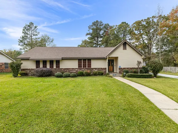 701 Berkshire Dr, Hattiesburg, MS 39402