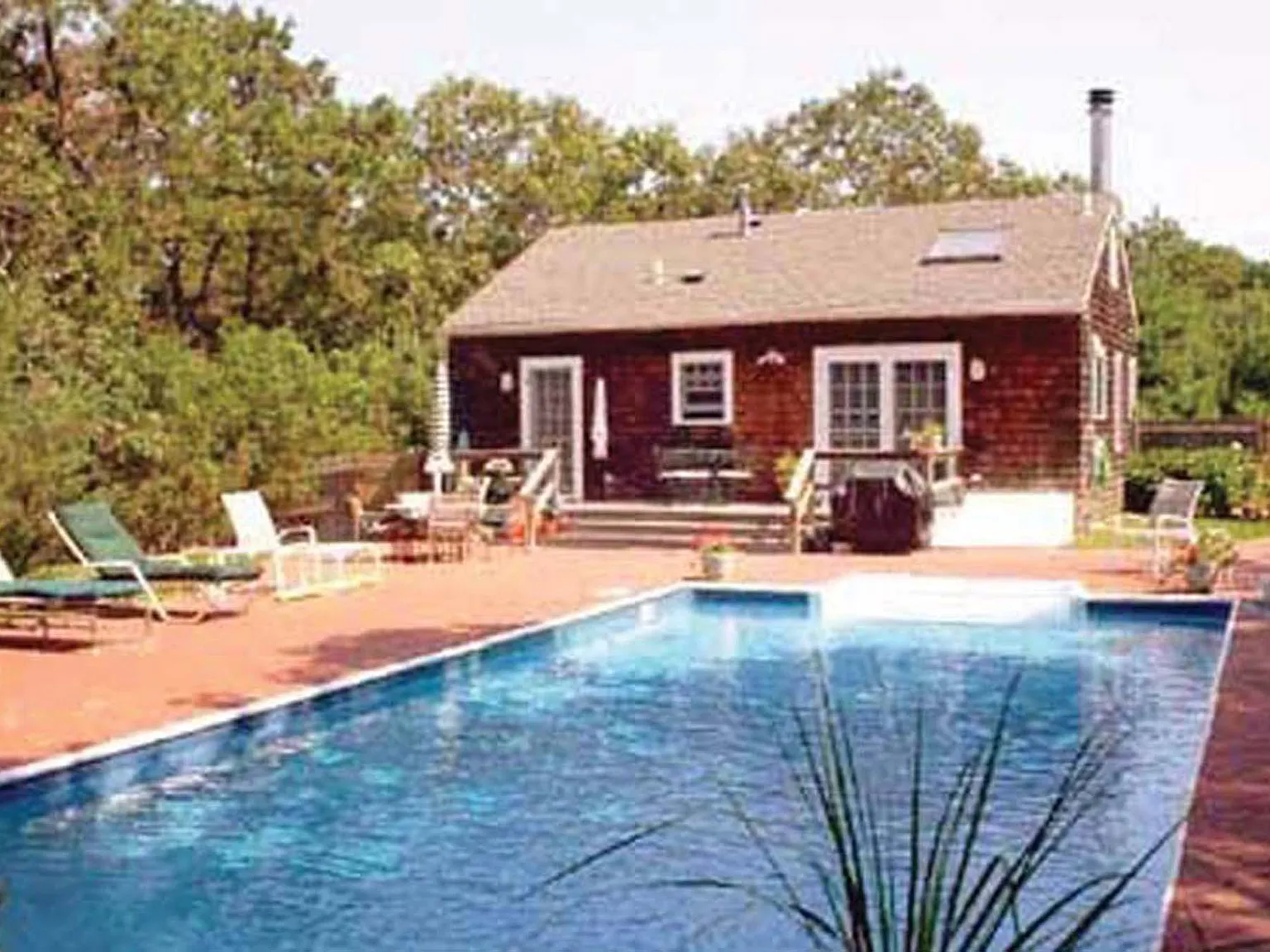 Perfect Wainscott Cottage - 3 Weeks August — Photo 2