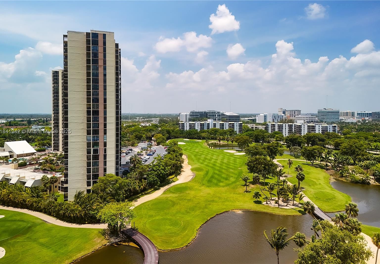 20379 W Country Club Dr APT 1631