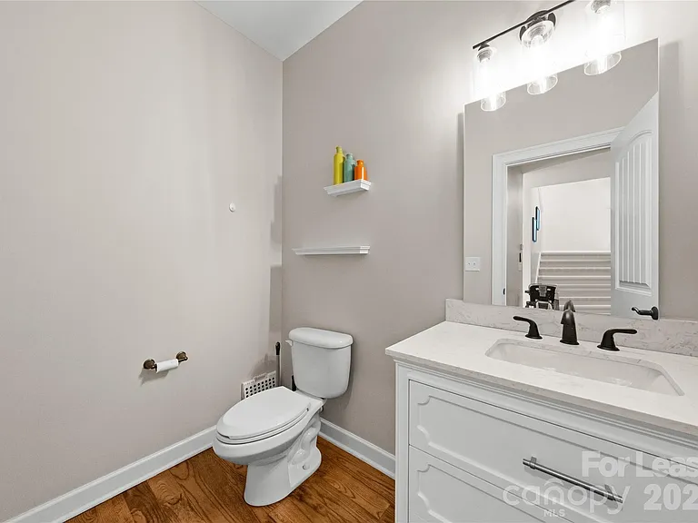 18047 Northport Dr — Photo 25