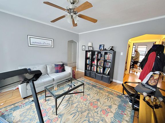 2nd image of 4800 N Hermitage Ave #2E