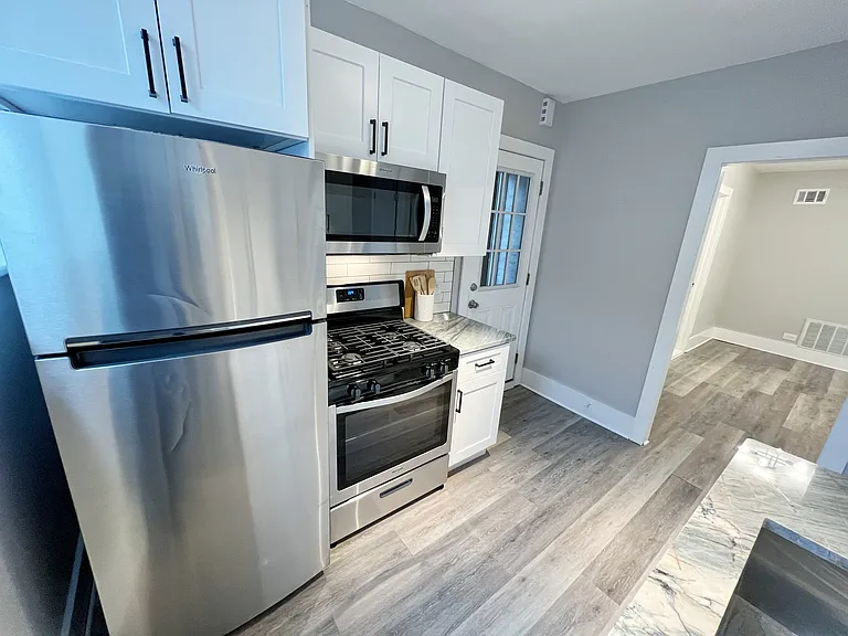 11829 Clifton Blvd #7 — Photo 7