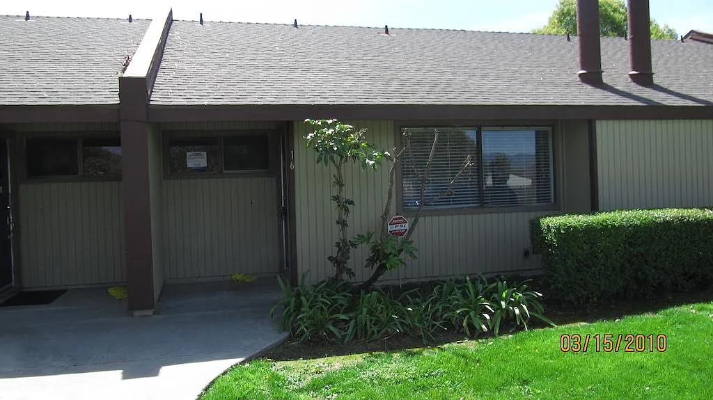 2 bed, 936 sqft, $1,950 — Photo 2