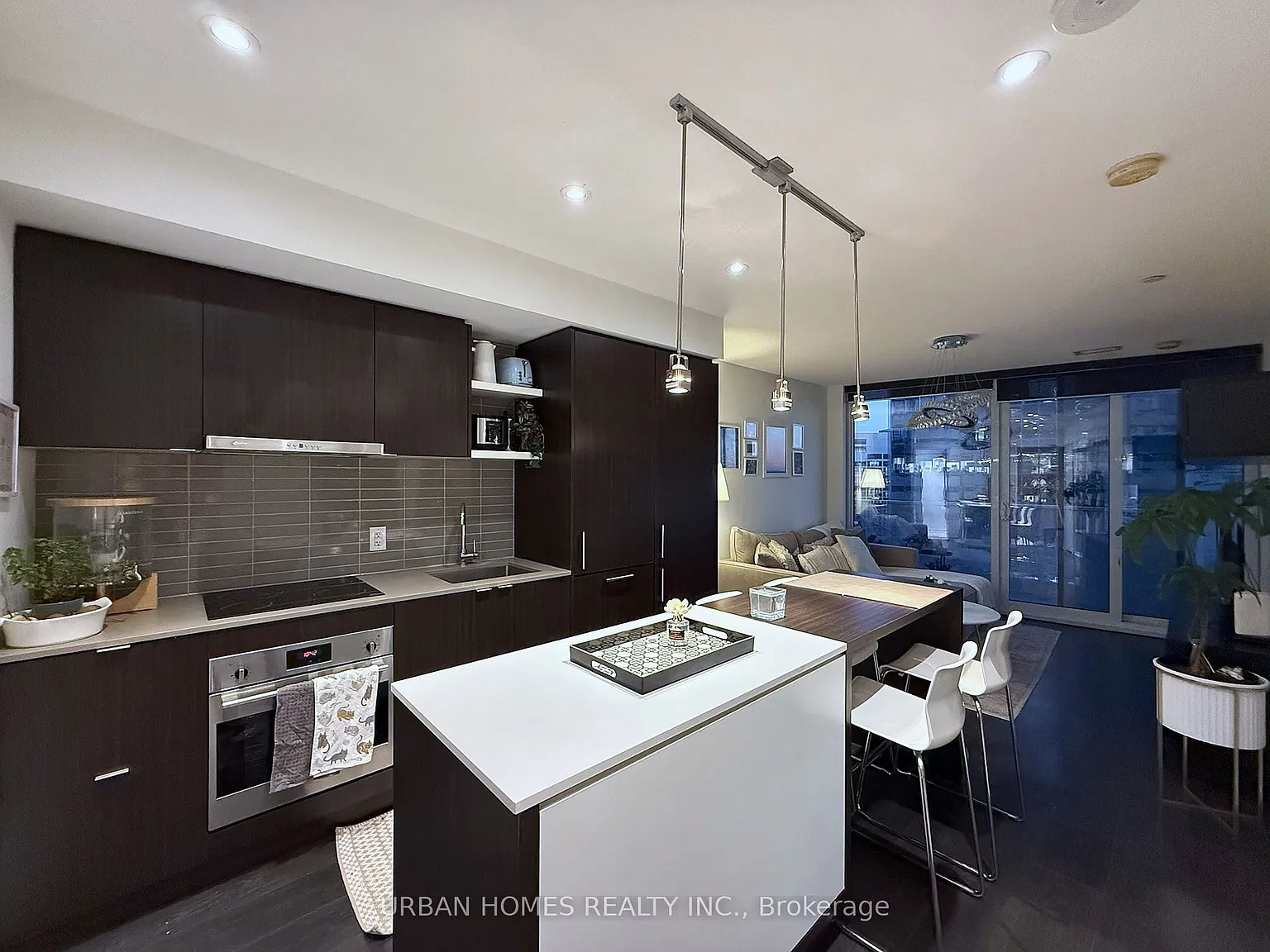 100 Harbour St — Photo 2