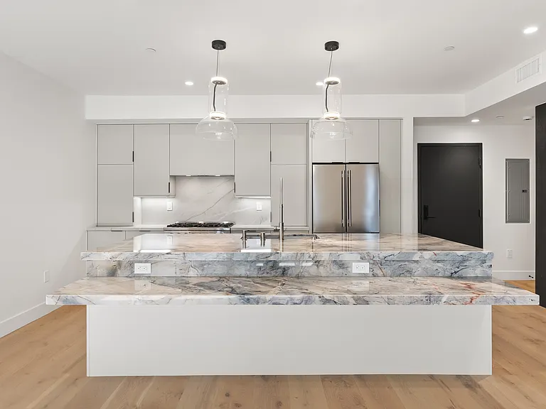 453 N Stanley Ave — Photo 26
