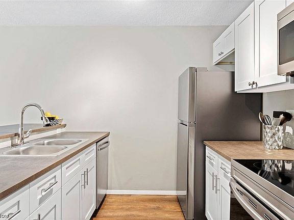 3rd image of 10524 Clifton Blvd APT 301