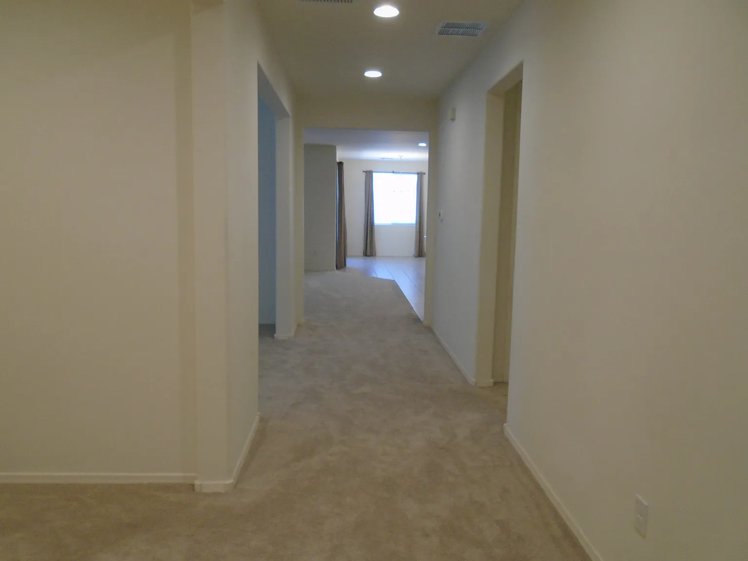 3 bed, 2099 sqft, $2,050 — Photo 2