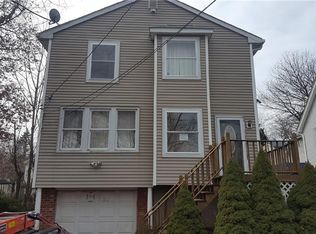 372 Lake Shore Dr, Mahopac, NY 10541