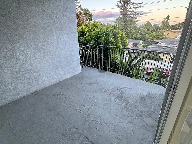 4605 Sylmar Ave — Photo 20