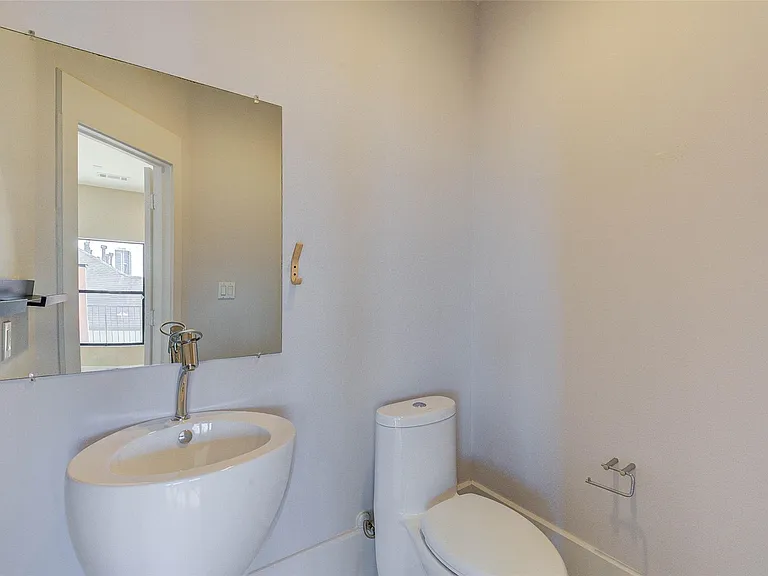 113 Tuam St — Photo 14