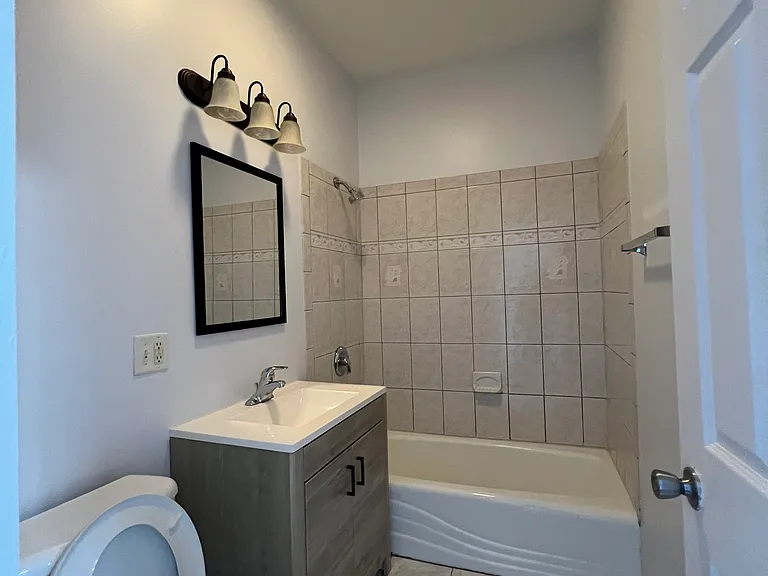 2722 W Maypole Ave #2722 — Photo 4