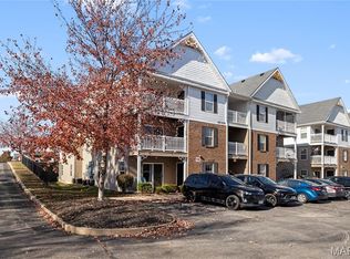 412 Saravalle Dr, Saint Peters, MO 63376