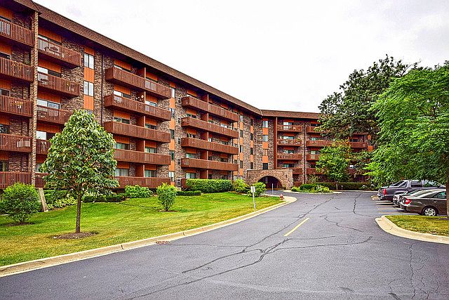 1st image of 120 Lakeview Dr APT 509