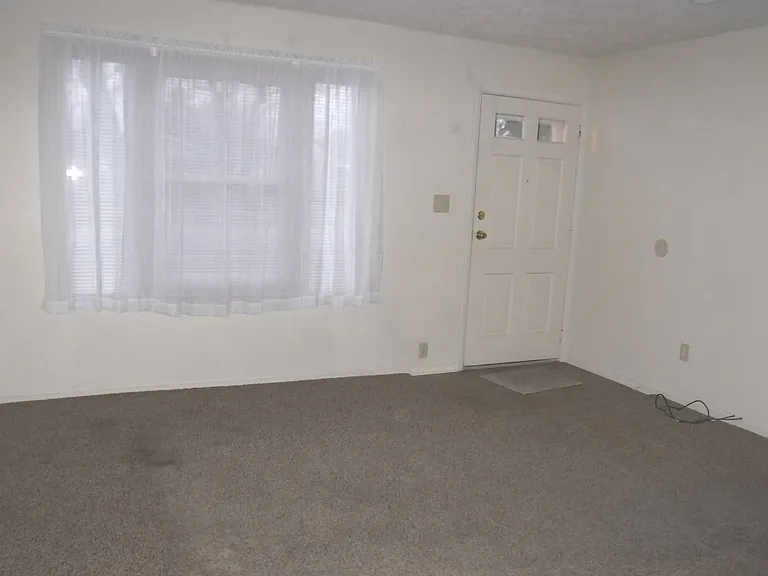 1006 E Grant St — Photo 2