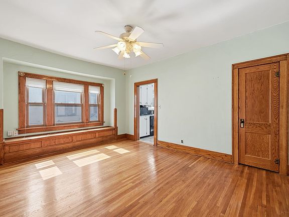 5th image of 927 N Litchfield Ave