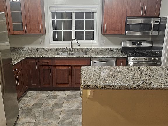 4th image of 1491 Bonita Ave