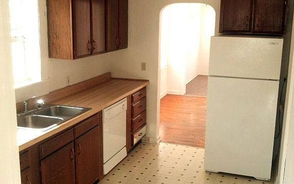 2nd image of 921 Howard Ave