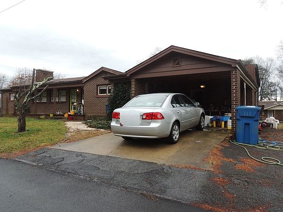 2nd image of 517 Wentworth St