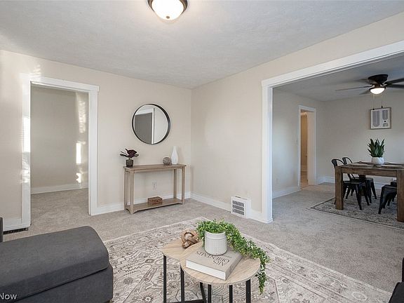 5th image of 12617 Hirst Ave