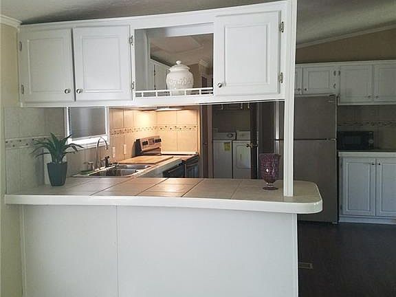 4th image of 1004 Pease River Dr
