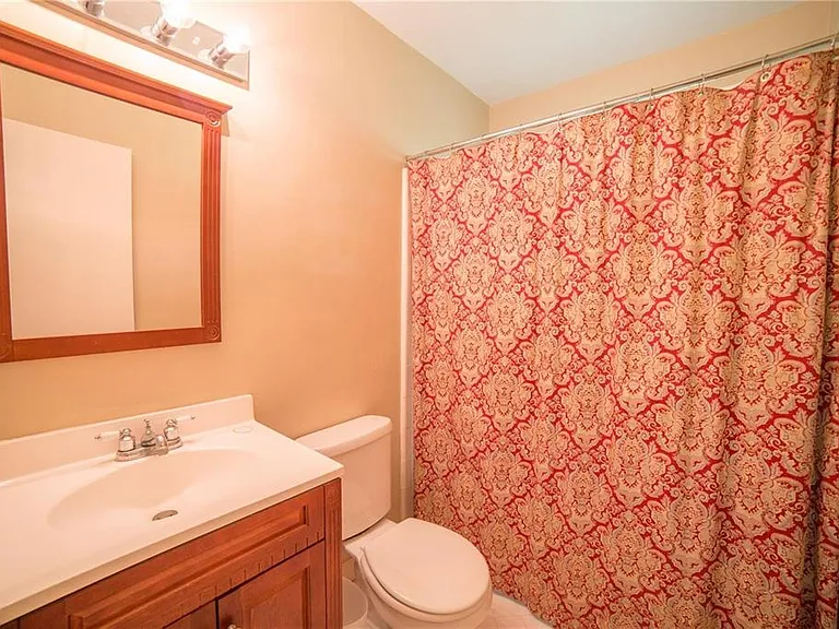 1009 NW 39th Dr — Photo 16