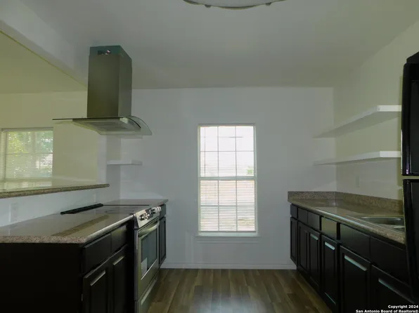 1746 E Chavaneaux Rd, San Antonio, TX 78214