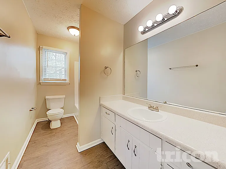 190 Canterbury Ln — Photo 13