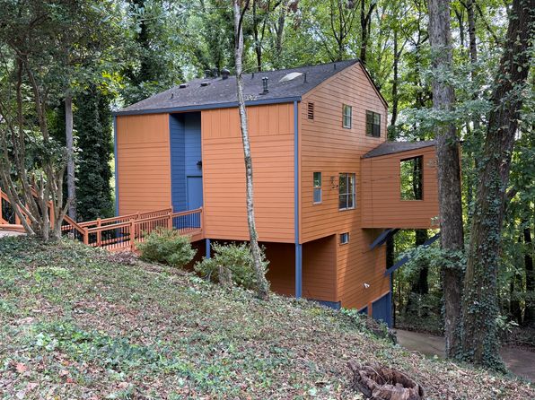 1272 Laurel Summit Dr SE