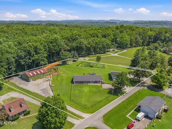 4762 Dogwood Ln, Strawberry Plains, TN 37871