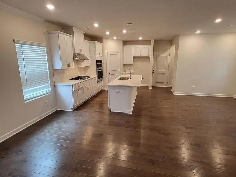465 Cranford Dr — Photo 12