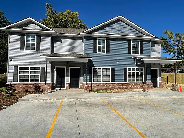 Royal Ridge Holdings — Photo 1