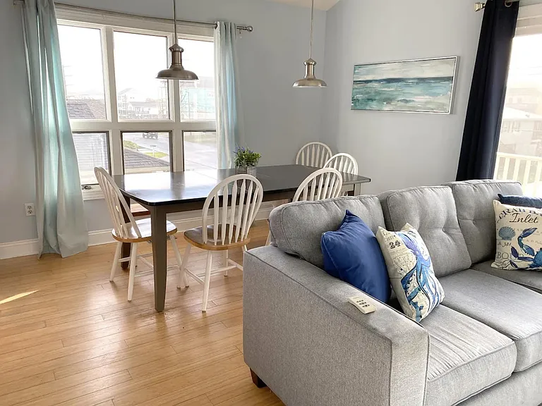 1117 S Topsail Dr — Photo 4