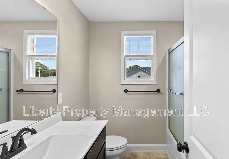 4199 Overhills Rd — Photo 10