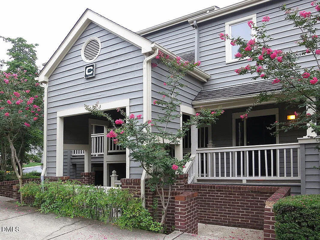 2 bed, 2.0 bath, 825 sqft, $1,745 — Photo 1