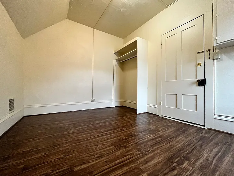 340 Jefferson St #203 — Photo 10