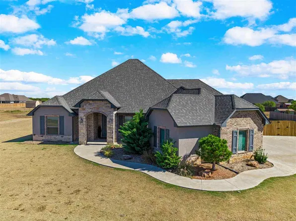 118 SW Elk Creek Loop, Cache, OK 73527