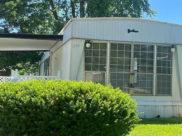 306 Greenview Rd, Belvidere, IL 61008