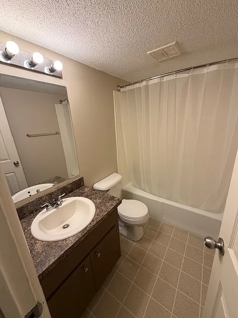 1 bed, 856 sqft, $949 — Photo 4