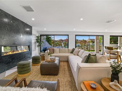5 Curl Dr, Corona Del Mar, CA, 92625