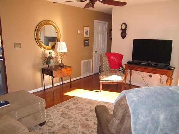2nd image of 1054 Maywood Dr