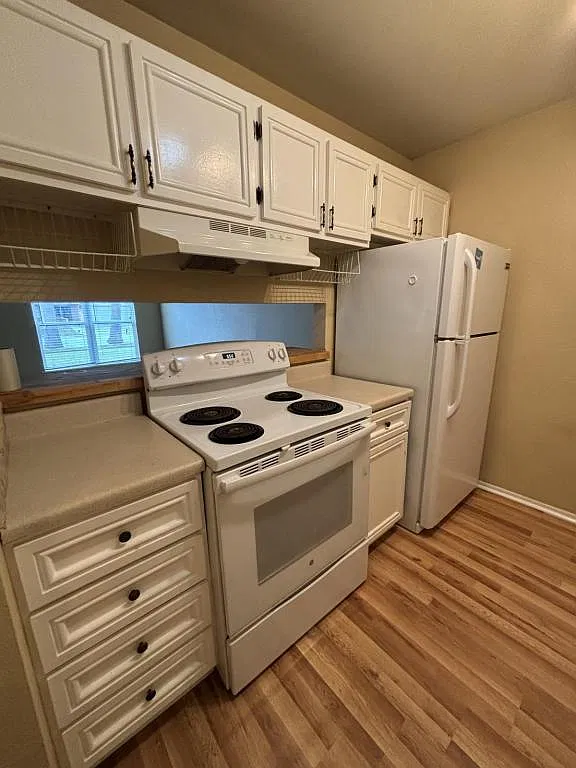 2119 Westwind Cir — Photo 4