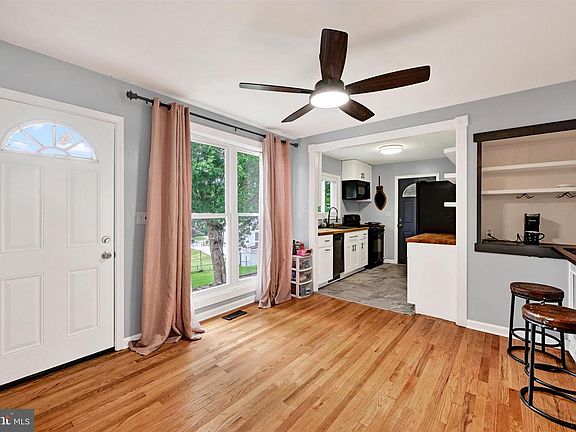 4th image of 2609 Harwood Rd