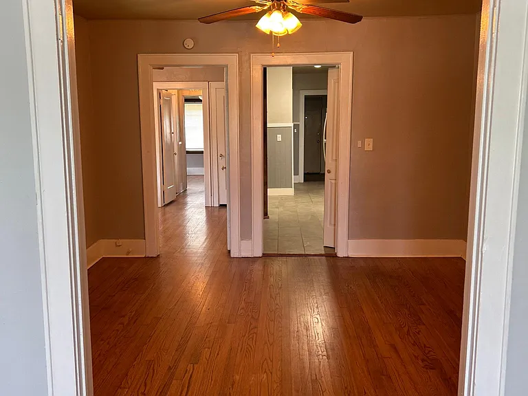 922 W Hill St — Photo 9