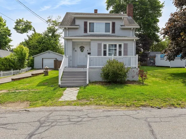 32 Macomber Ave, Swansea, MA 02777
