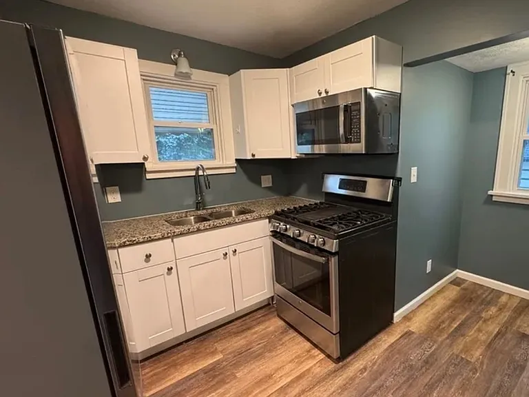 12116 Longmead Ave — Photo 2