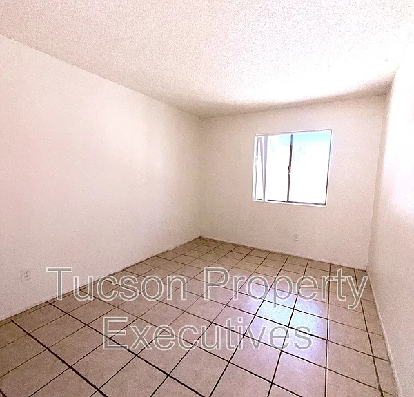 319 E Mohave Rd #108 — Photo 4