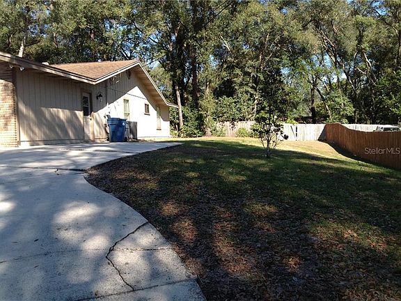 3rd image of 821 Westchester Dr