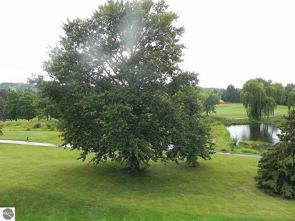 3rd image of 5167 Valleyway Dr