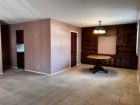 4th image of 3037 N Indiana Ave