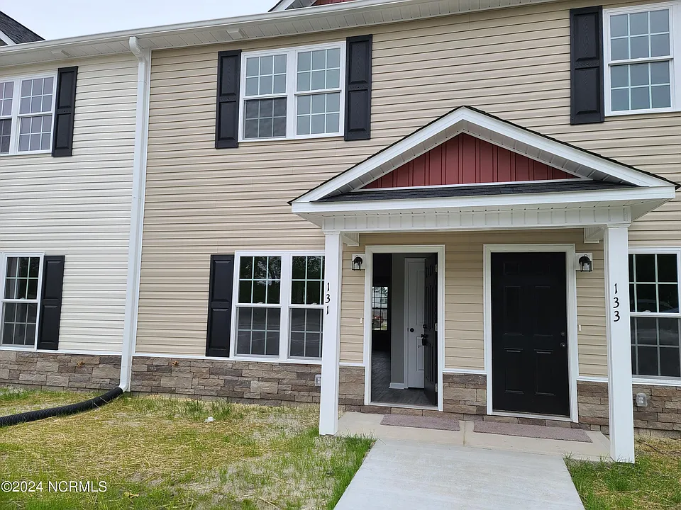 121 Cornerstone Dr